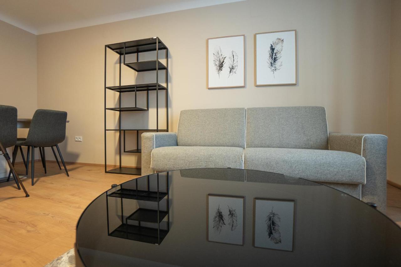 A 2-Bedroom Apartment With A King-Size Bed And A Balcony Is Located Just A 15-Minute Walk From Stephansplatz. Vienna Luaran gambar