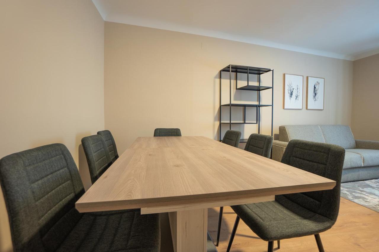 A 2-Bedroom Apartment With A King-Size Bed And A Balcony Is Located Just A 15-Minute Walk From Stephansplatz. Vienna Luaran gambar