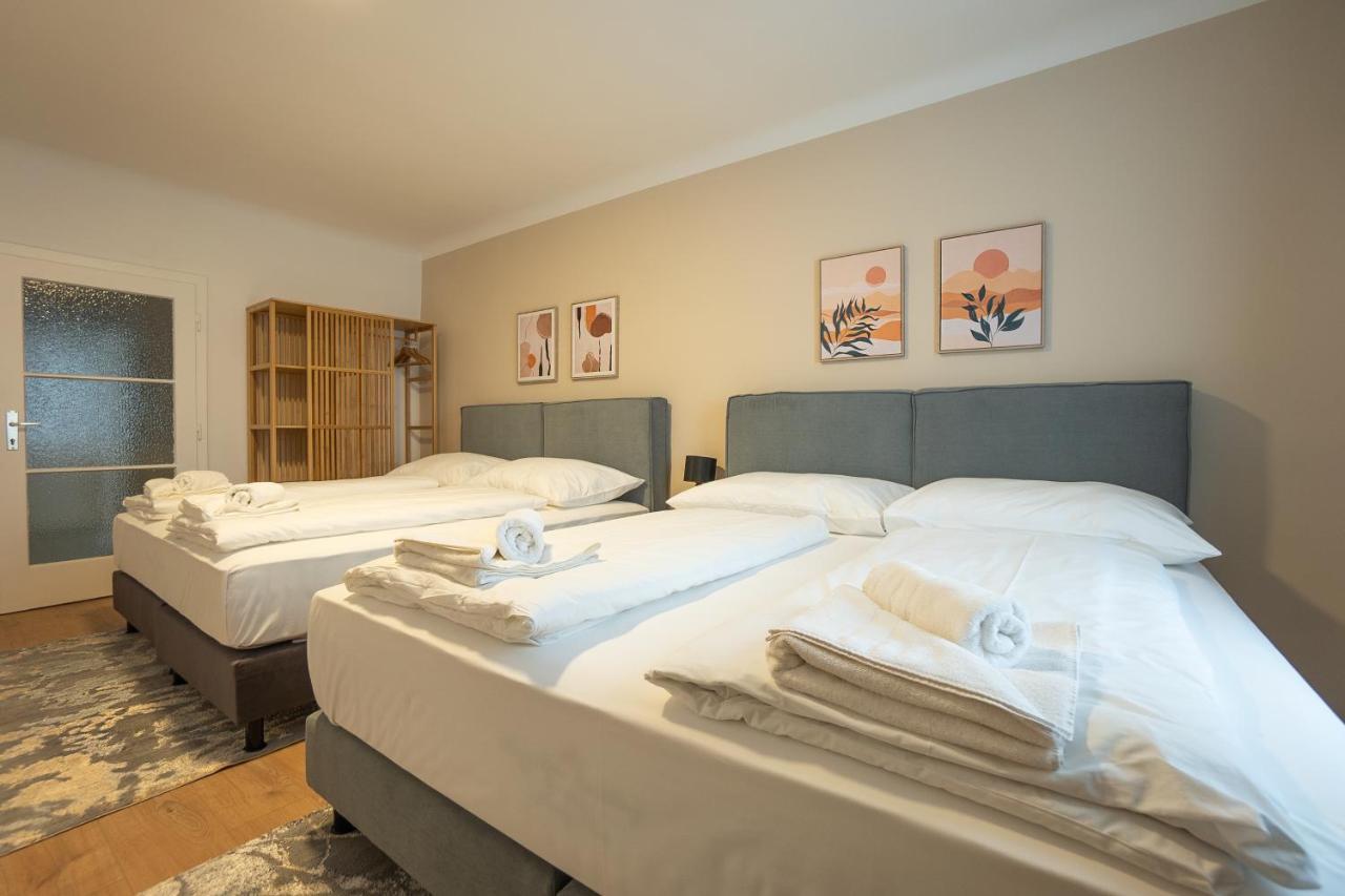 A 2-Bedroom Apartment With A King-Size Bed And A Balcony Is Located Just A 15-Minute Walk From Stephansplatz. Vienna Luaran gambar